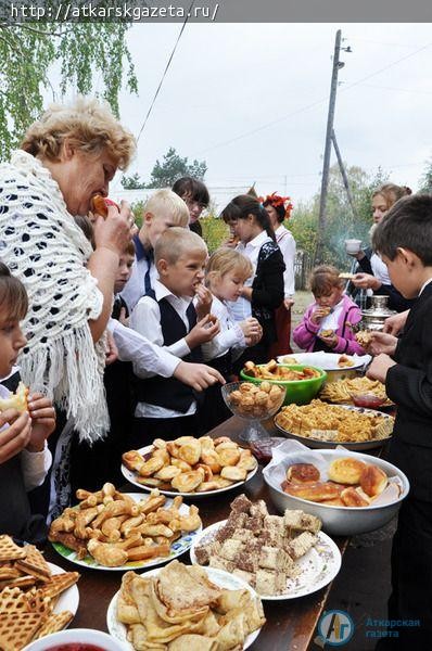 200 пирожков и блинчиков съели сазоновцы 30 сентября на празднике в честь села (ФОТО)