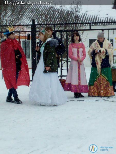 В Барановке зиму проводили частушками под гармонь