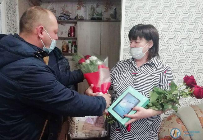 Глава района поздравил многодетную маму Тамару Мылову